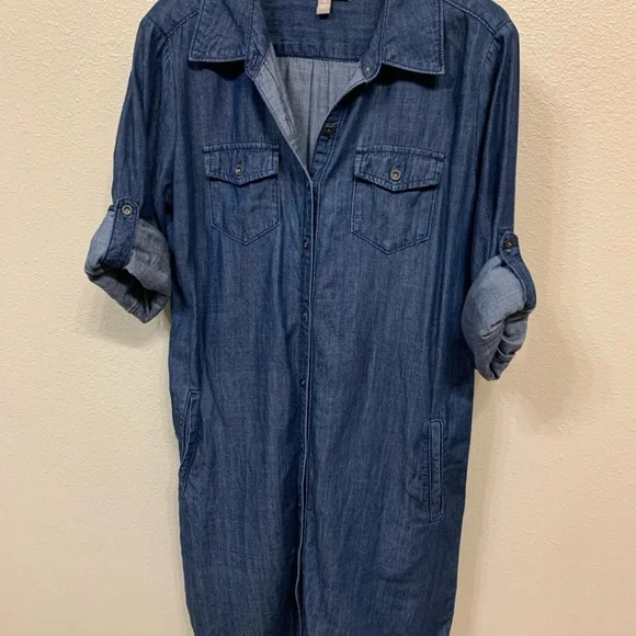 It has pockets! Denim BR shirt dress - Picture 7 of 8